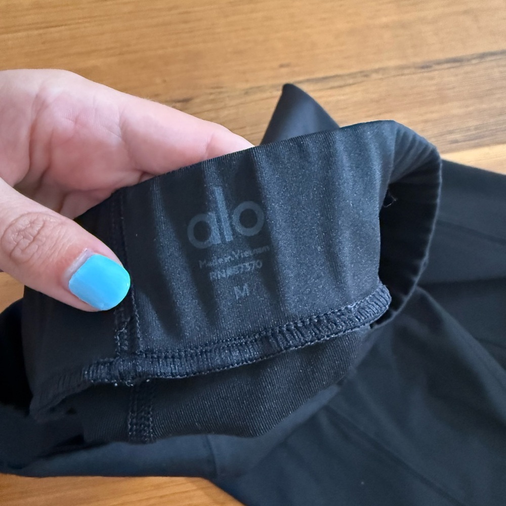 ALO Yoga Black Leggings - Picture 9 of 12